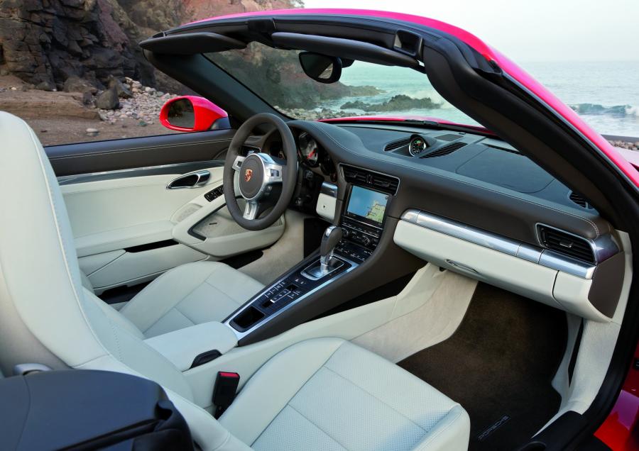  Porsche 911 Carrera S Cabriolet 2011 года  (фото 2 из 61)